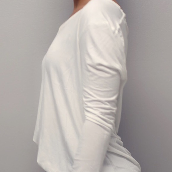 Sampson Simple V Neck - Picture 3 of 7